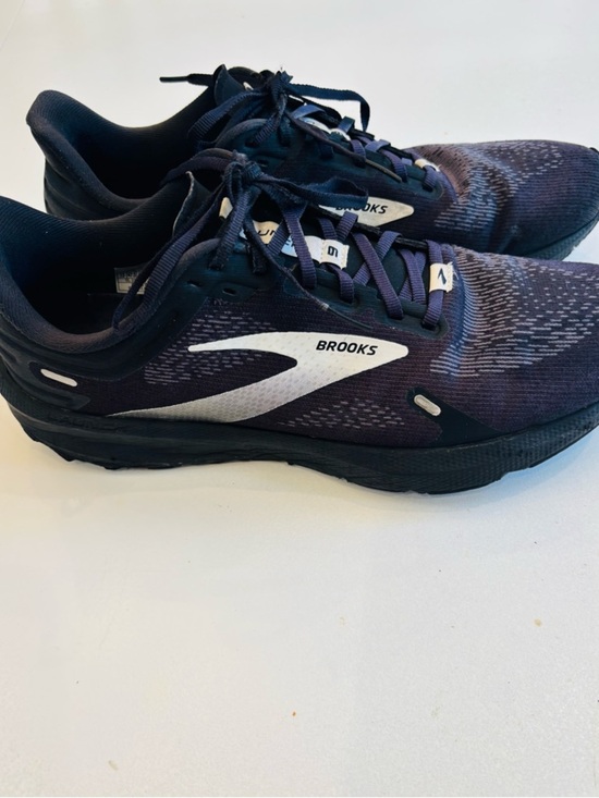 Brooks Launch 9 Men\'s Athletic Running Shoes in Black with White Logo size 13 main image 8